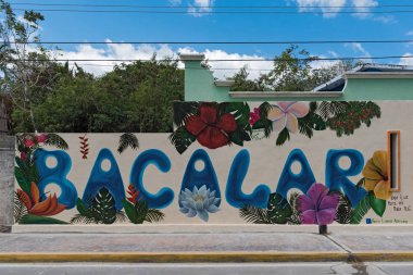 Bacalar, Meksika-Mart 07, 2018: bacalar, quintana roo, Meksika merkezinde bir ev duvar sokak sanatı