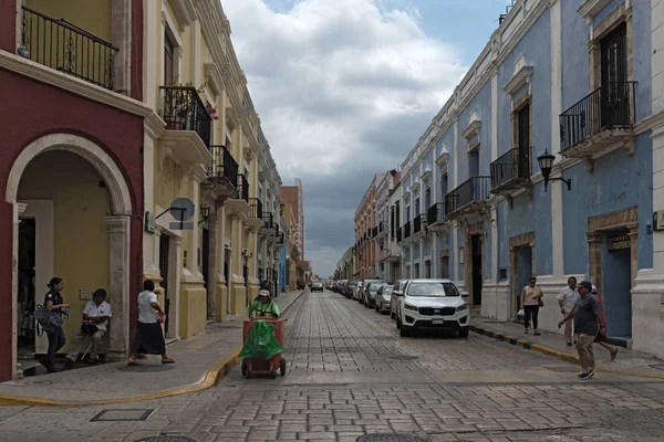 Campeche Meksyk Marzec 2018 Wąską Uliczkę Zabytkowym Starym Mieście Campeche — Zdjęcie stockowe