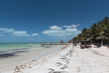 Holbox, Meksika-Mart 24, 2018: holbox Island, Quintana Roo, Meksika tropikal plaj.