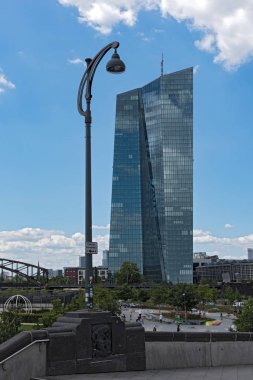 Frankfurt Am Main, Almanya-Haziran 27, 2018: Yeni koltuk de Frankfurt am Main Avrupa Merkez Bankası.