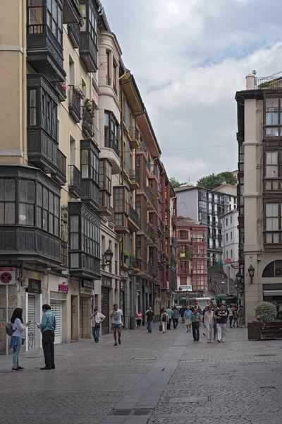 Bilbao Španělsko July 2018 Lidé Úzkých Uliček Historického Starého Města — Stock fotografie