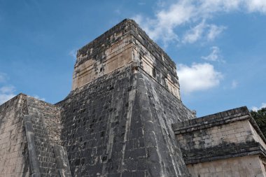 harabeleri, piramit ve Chichen Itza, Yucatan, Mexico4 tapınaklar.