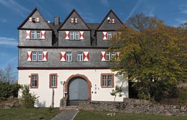 Weilrod, Almanya-Ekim 06, 2018: eski kale ve bugün chateau neuweilnau, hesse, Almanya.