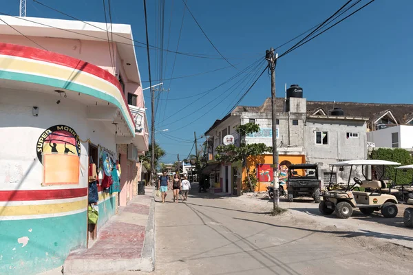Holbox México Março 2018 Estrada Arenosa Com Turistas Barracas Ilha — Fotografia de Stock