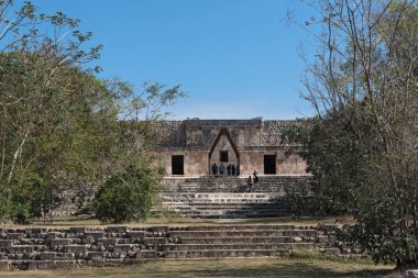 Uxmal, Meksika-Mart 15, 2018: Antik Maya şehir Uxmal kalıntıları. UNESCO Dünya Mirası Site, Yucatan, Meksika.