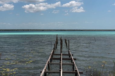Eski kırık İskelesi ' lagün, Bacalar, Quintana Roo, Meksika.