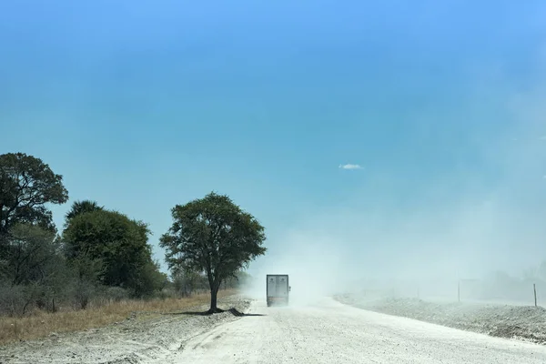 Kazungula Botswana November 2018 Caminhão Numa Estrada Terra Cascalho Botsuana — Fotografia de Stock