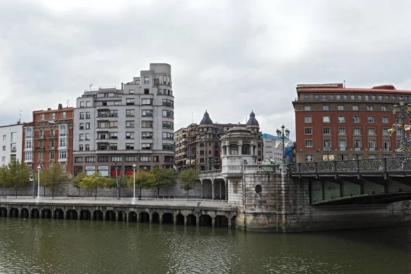 Bilbao Hiszpania Lipca 2018 Mostu Drogowego Nad Rzeką Nervión Bilbao — Zdjęcie stockowe