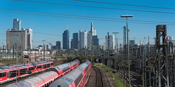 Frankfurt Main Duitsland Oktober 2017 Wolkenkrabbers Antenne Van Spoorlijn Van — Stockfoto