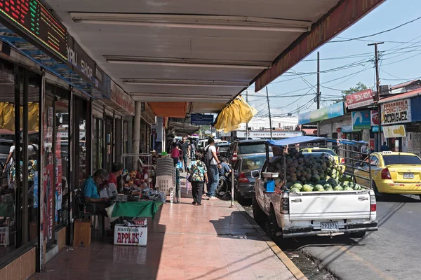 Frutas e legumes típicos rua stall em David Panamá — Fotografia de Stock
