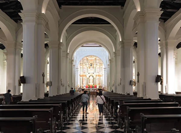 Templom belső nézet székesegyház Bazilika metropolitana de santa m — Stock Fotó