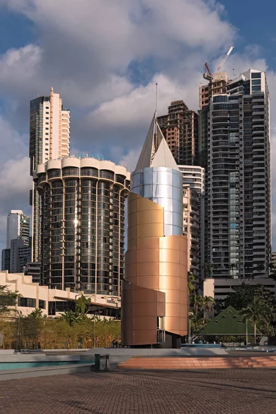 Plac demokracji przed panoramą miasta Panama — Zdjęcie stockowe