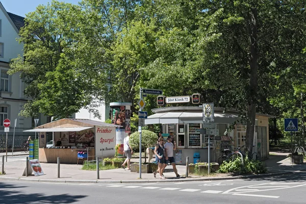 Pequeno quiosque típico no norte de frankfurt am principal alemanha — Fotografia de Stock