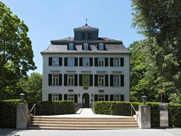 El pequeño palacio de Holzhausen en el norte de Frankfurt am main Alemania —  Fotos de Stock