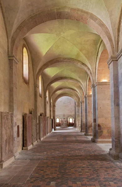 Eltville almanya yakınlarındaki sarnıç manastırı eberbach basilika — Stok fotoğraf