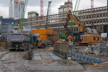 Frankfurt Almanya'da eski bir otopark yıkım