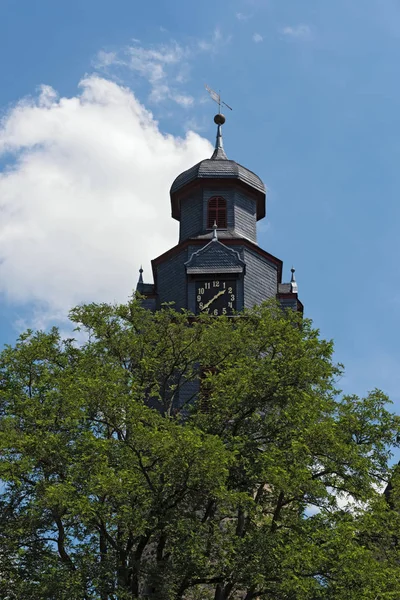 Barokowa wieża kościoła markowego w Butzbach hesse germany — Zdjęcie stockowe