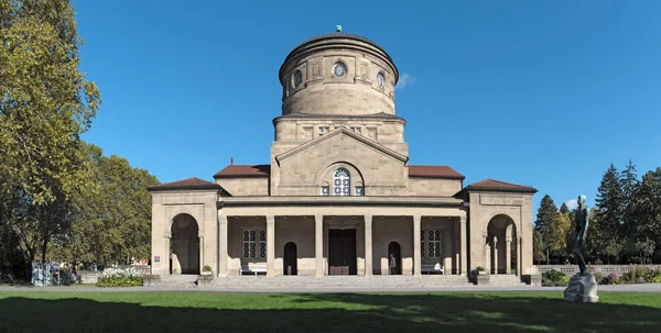 La sala de duelo en el cementerio principal de Frankfurt am germen principal — Foto de Stock