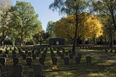 Frankfurt 'taki ana mezarlıkta iki dünya savaşı kurbanlarının anısına.