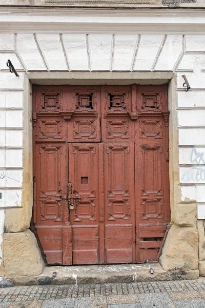 Old wooden door in a stone house krakow poland — Stock Photo, Image