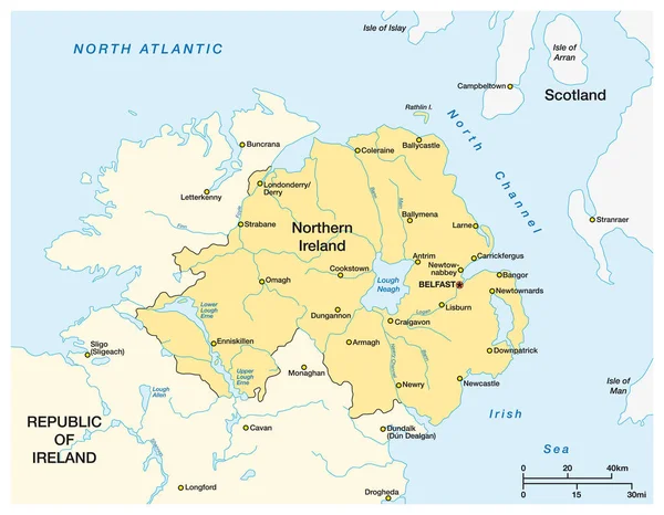 北アイルランドと北アイルランド共和国の単純な地図 — ストックベクタ