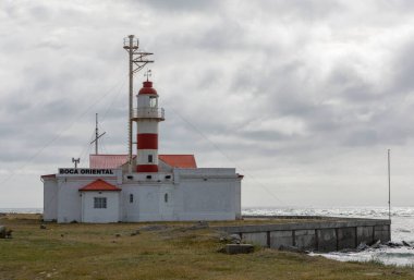 PUNTA DELGADA, ŞİLİ-FEBRUARİ 10, 2020: Punta Delgada Deniz feneri Macellan Boğazı, Patagonya, Şili