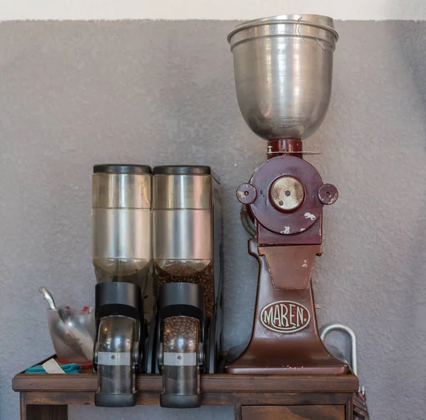 Campeche Mexico March 2018 Kahve Çekirdekli Eski Kahve Öğütücüsü — Stok fotoğraf