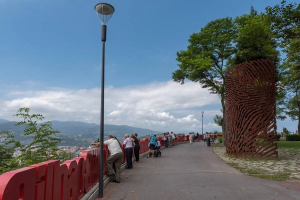 Bilbao Spanien Juli 2018 Besökare Tittar Bilbao Från Artxanda Mountain — Stockfoto