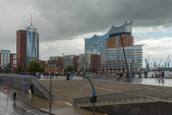 Hamburg Germany Temmuz 2020 Yağışlı Havada Elbphilharmonie Hafencity Hamburg Almanya — Stok fotoğraf