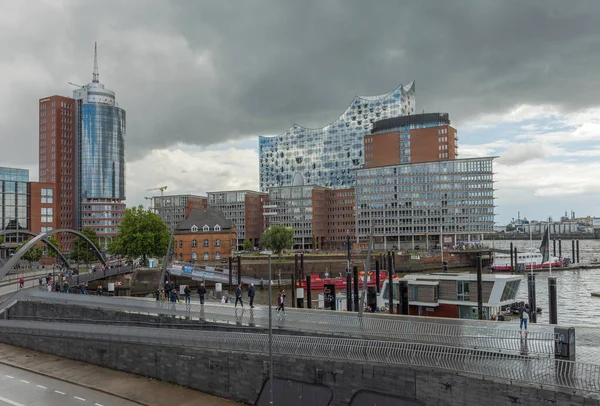 Hamburg Alemanha Julho 2020 Vista Elbphilharmonie Hafencity Tempo Chuvoso Hamburgo — Fotografia de Stock