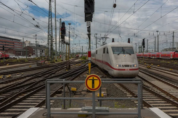 Frankfurt Main Alemanha Julho 2020 Intercity Express Ice Dirige Para — Fotografia de Stock