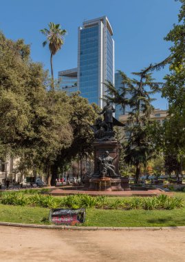 SANTIAGO, ŞİLİ-ŞİMDİ 27, 2020: Benjamin Vicuna Mackenna Place, Santiago, Şili