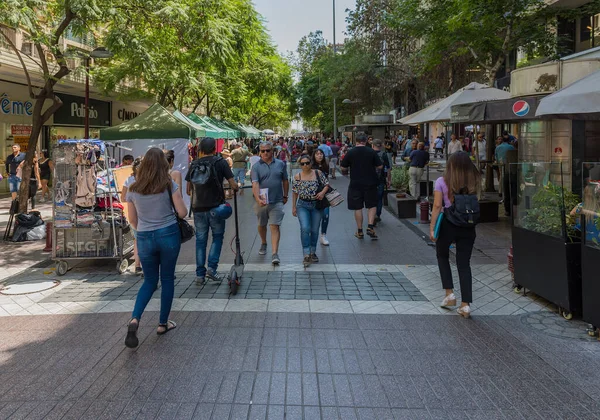 Santiago Chile Februar 2020 Unbekannte Auf Einer Fußgängerzone Santa Cruz — Stockfoto