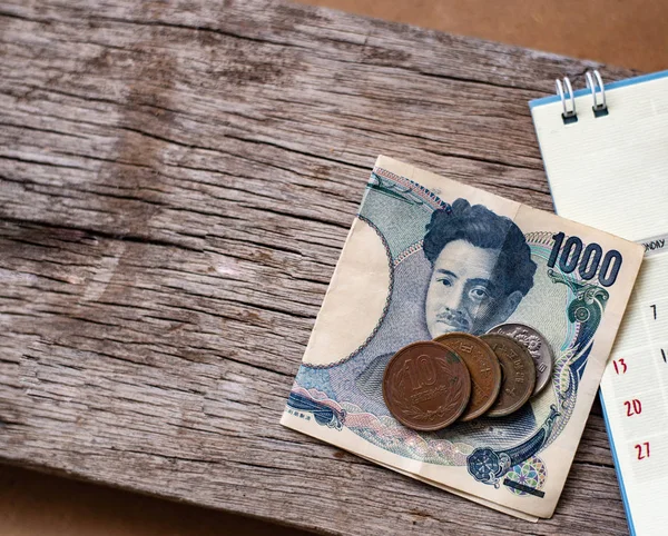 Yenlik Yen Paralar Takvim Içinde Kaydet Para Kavramı Ile — Stok fotoğraf