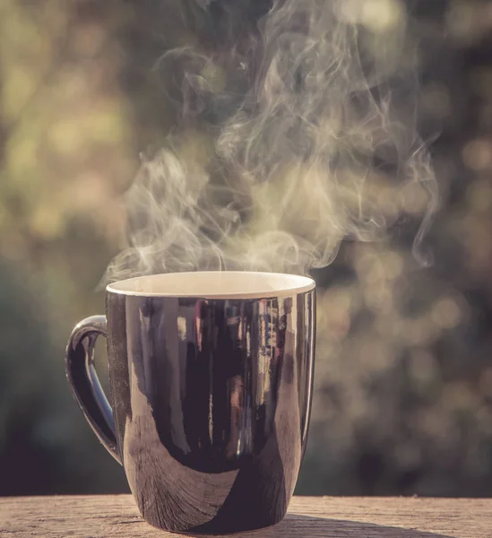 Filiżanka Kawy Białego Dymu Rozmycie Tła — Zdjęcie stockowe