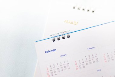 Takvimi beyaz tonda kapatma.