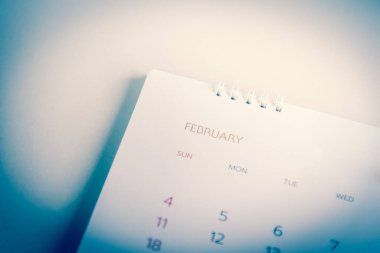 Planlamada bulanık mavi takvim.