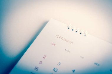 Planlamada bulanık mavi takvim.