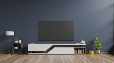 Oturma odasındaki karanlık duvarda LED TV, minimal tasarım, 3D görüntüleme