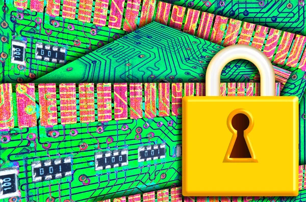 Bilgisayar güvenliği kilitli bir asma kilit ve devre kartlarıyla temsil ediliyor