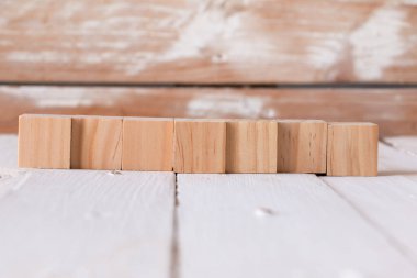 Boş tahta bloklar. İş kavramsal