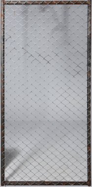 Beyaz arkaplanda çit barikatları