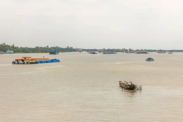Pescatore Sta Pescando Fiume Mekong Con Sacco Barche Trasporto Con — Foto Stock