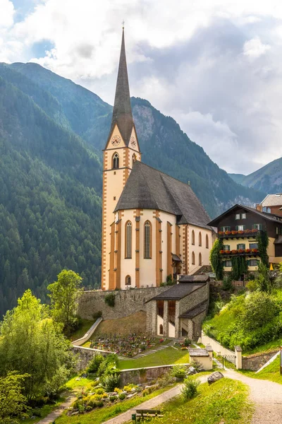 Μικρή Εκκλησία Στο Heiligenblut Αυστρία Που Βρίσκεται Στην Κοιλάδα Μεταξύ — Φωτογραφία Αρχείου