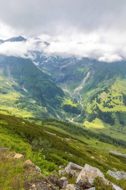 Grossglockner Yüksek Alp Yolu, Hochalpenstrasse, Avusturya Alpleri 'ndeki panoramik turizm rotası.