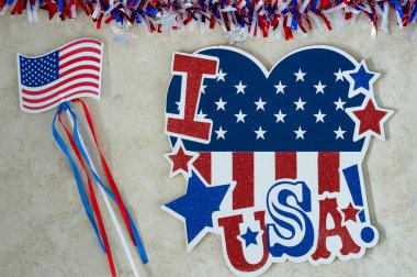 4 Temmuz Bağımsızlık Günü 'nü kutlamak, Başkan' ın Anma Günü, İşçi ve Gaziler Günü, Büyük Amerika. ABD bayrağının renginde ABD tabelasına bayılıyorum..