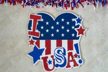 4 Temmuz Bağımsızlık Günü 'nü kutlamak, Başkan' ın Anma Günü, İşçi ve Gaziler Günü, Büyük Amerika. ABD bayrağının renginde ABD tabelasına bayılıyorum..