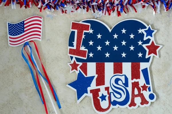 4 Temmuz Bağımsızlık Günü 'nü kutlamak, Başkan' ın Anma Günü, İşçi ve Gaziler Günü, Büyük Amerika. ABD bayrağının renginde ABD tabelasına bayılıyorum..