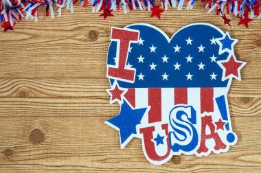 4 Temmuz Bağımsızlık Günü 'nü kutlamak, Başkan' ın Anma Günü, İşçi ve Gaziler Günü, Büyük Amerika. ABD bayrağının renginde ABD tabelasına bayılıyorum..
