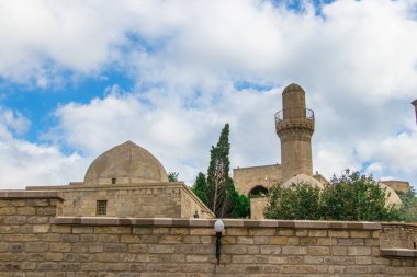 Eski Bakü şehri, Icheri Sheher. Bakü, Azerbaycan 'ın tarihi merkezi. Eski ortaçağ binaları